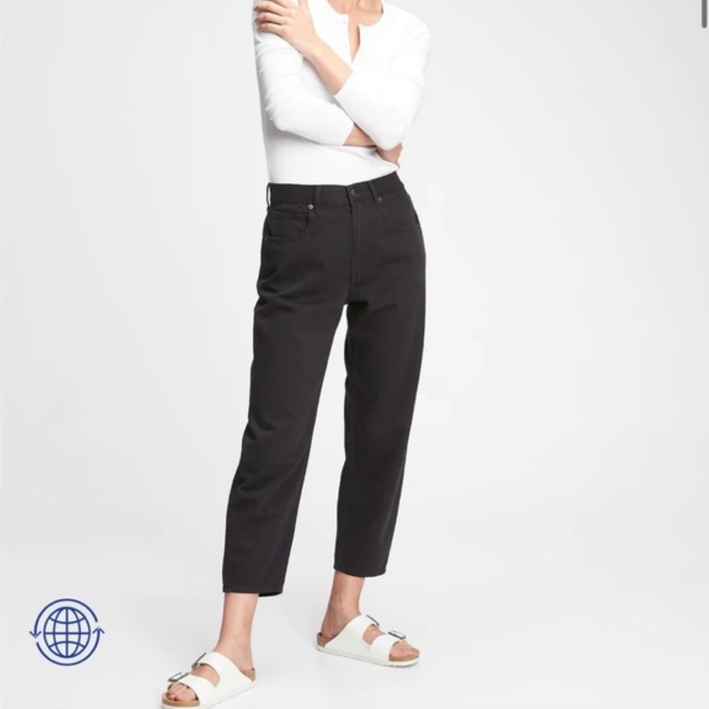 Gap High Rise Barrel Mom Jean
